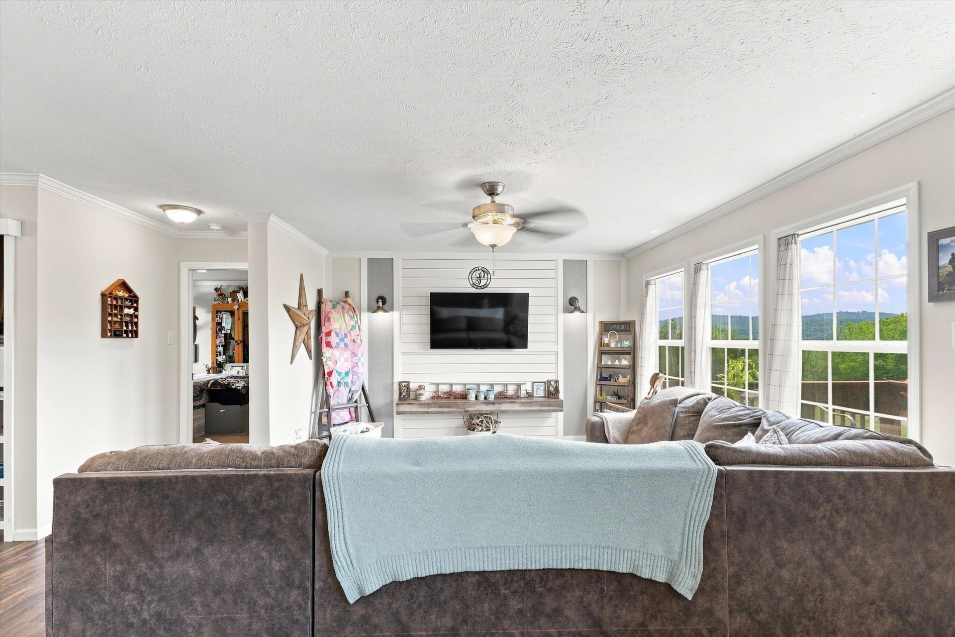 611 Martins LN - Photo 11