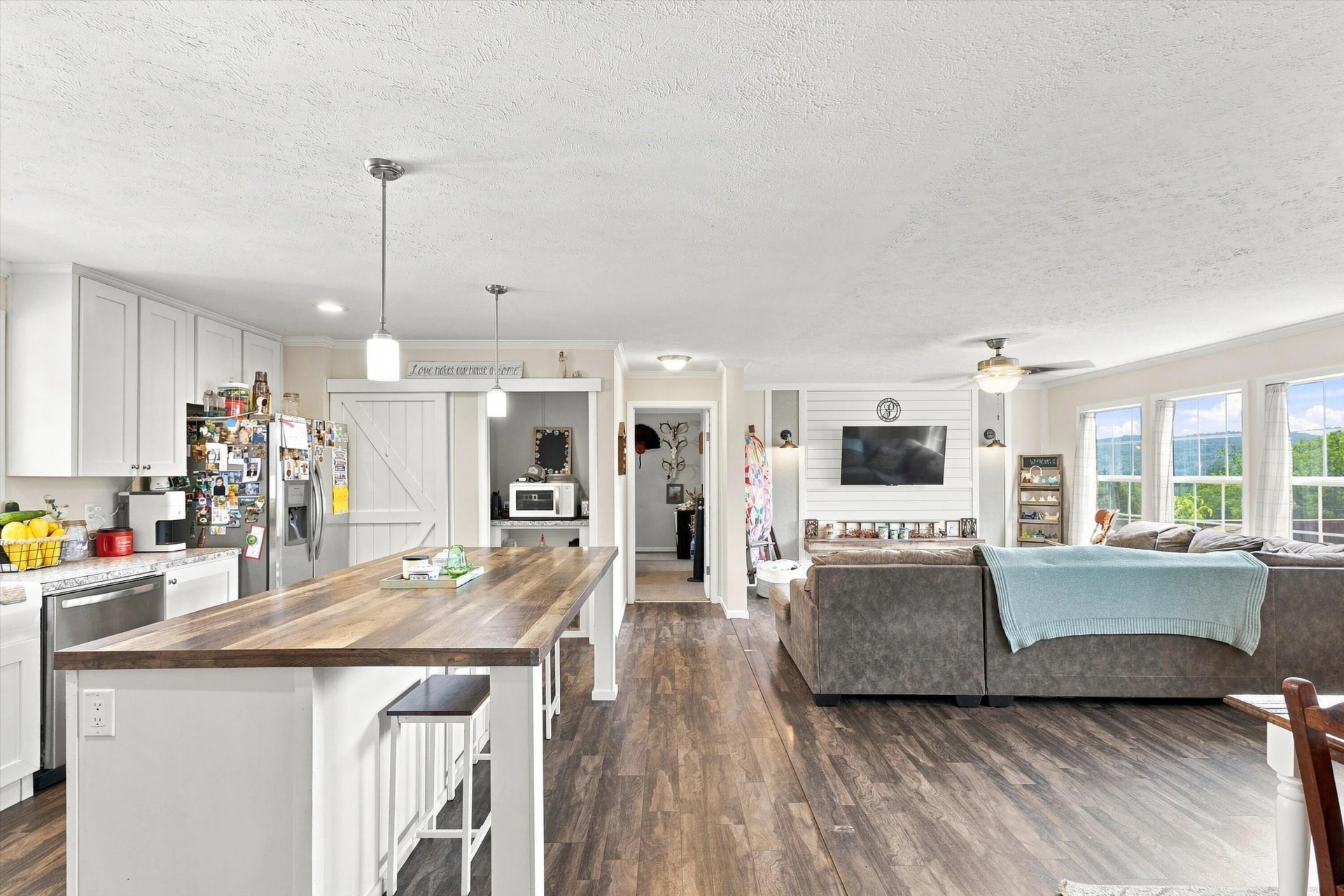 611 Martins LN - Photo 12
