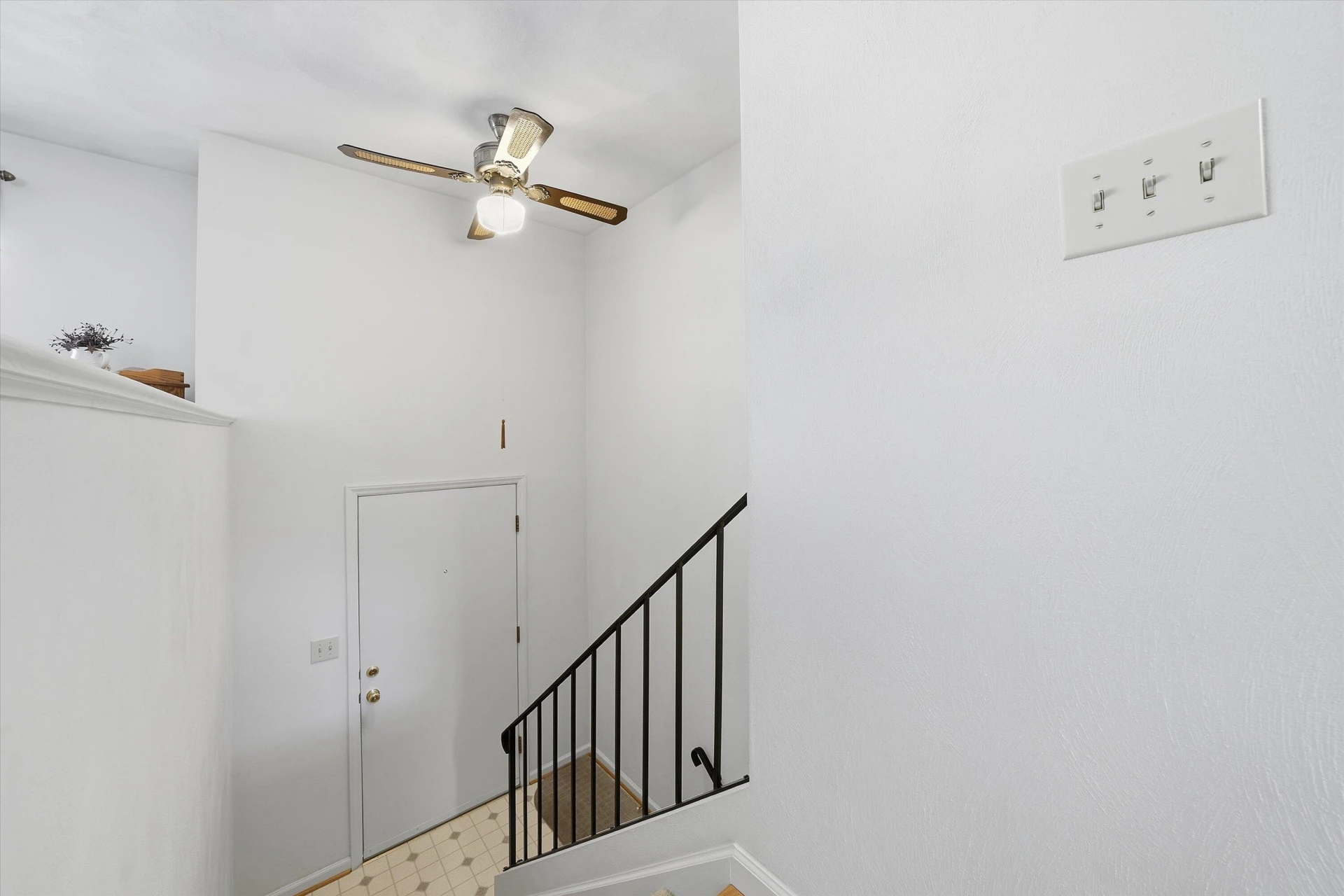 404 Rebecca LN - Photo 3