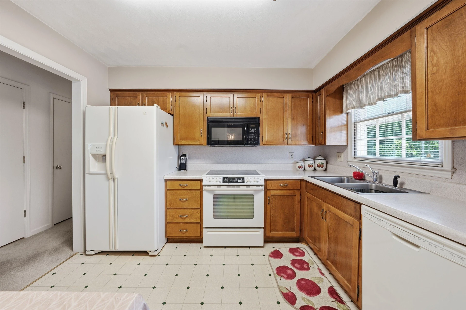 404 Rebecca LN - Photo 7