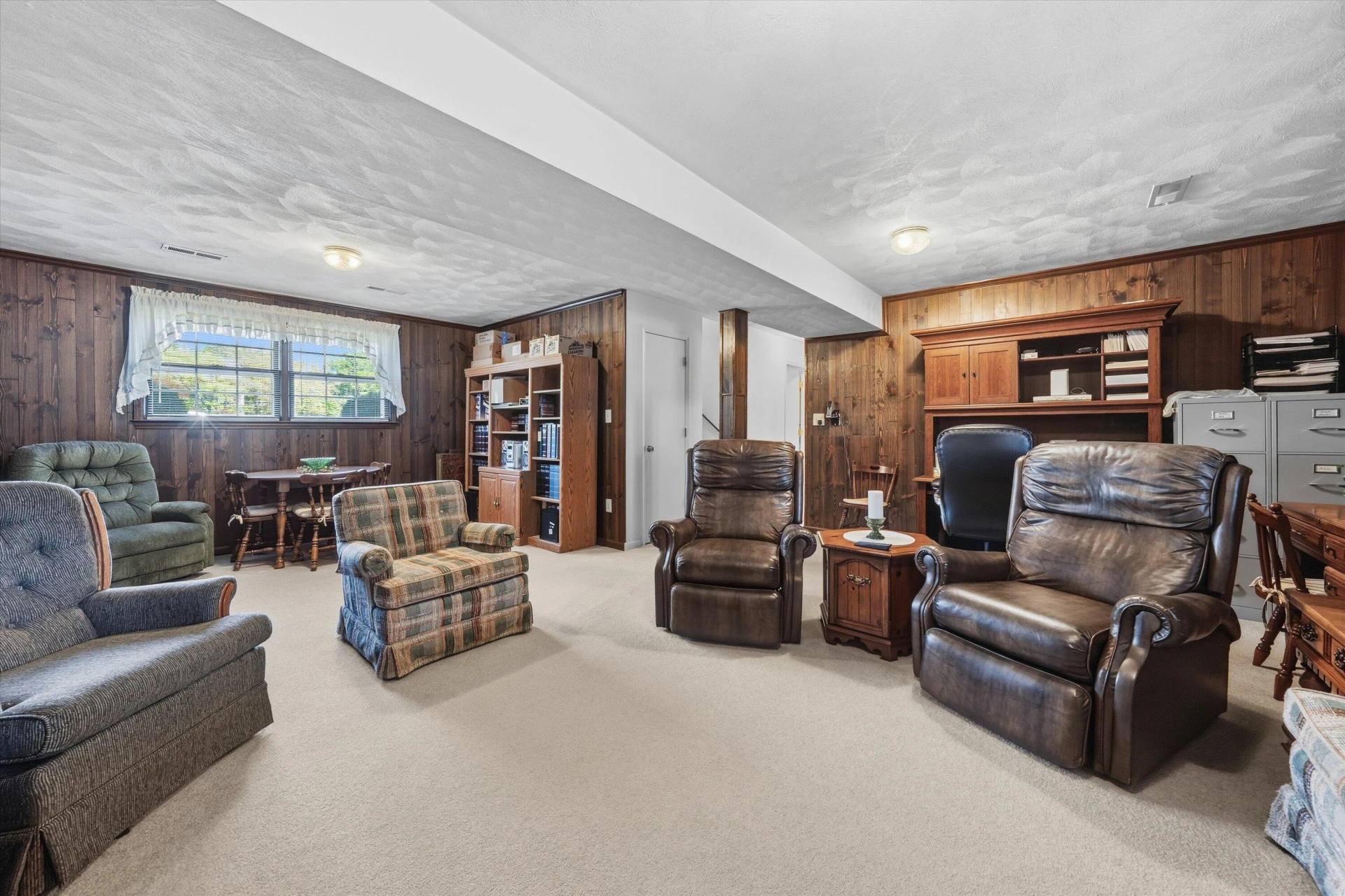404 Rebecca LN - Photo 16
