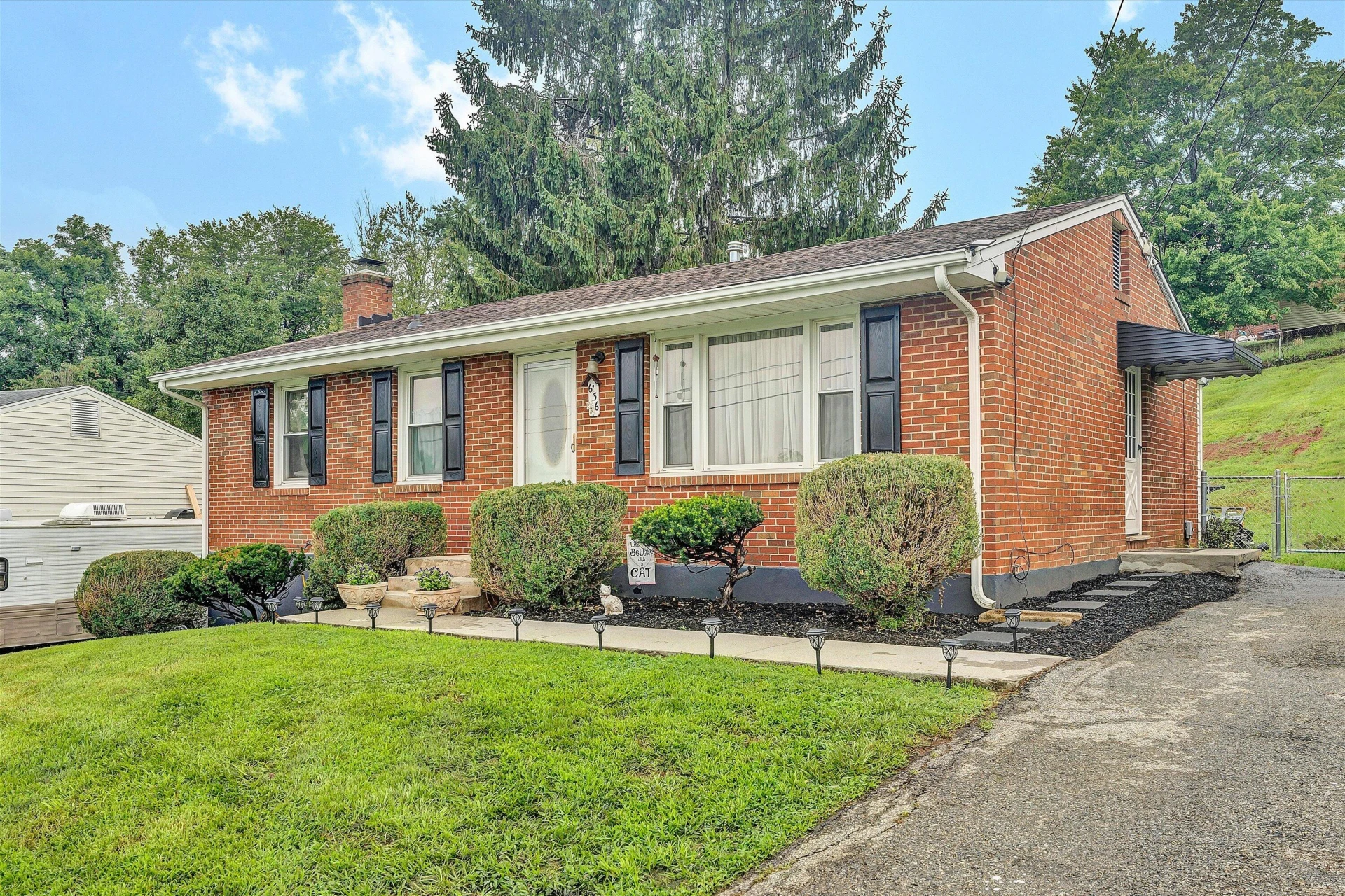 636 Ramada RD - Photo 4