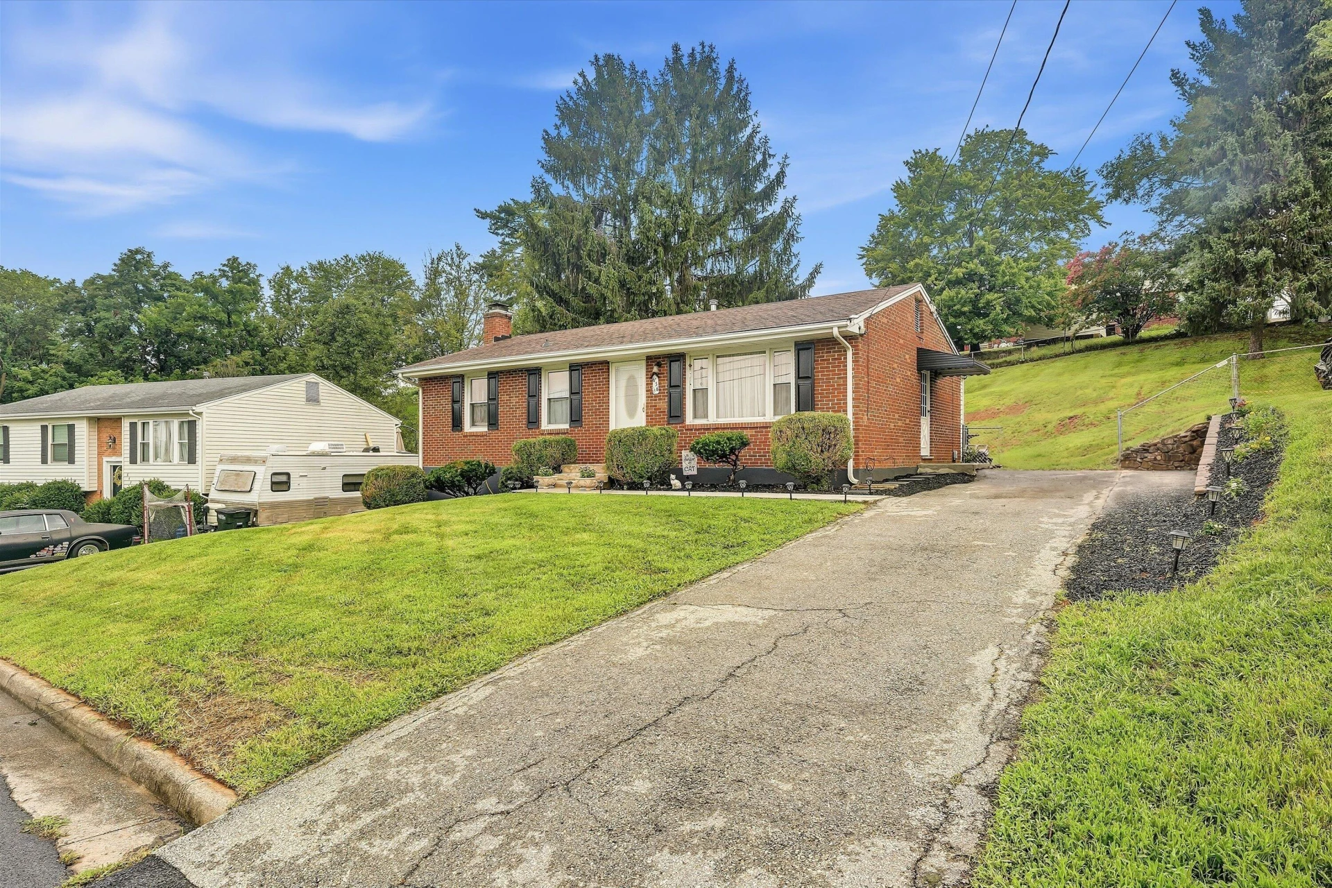 636 Ramada RD - Photo 5