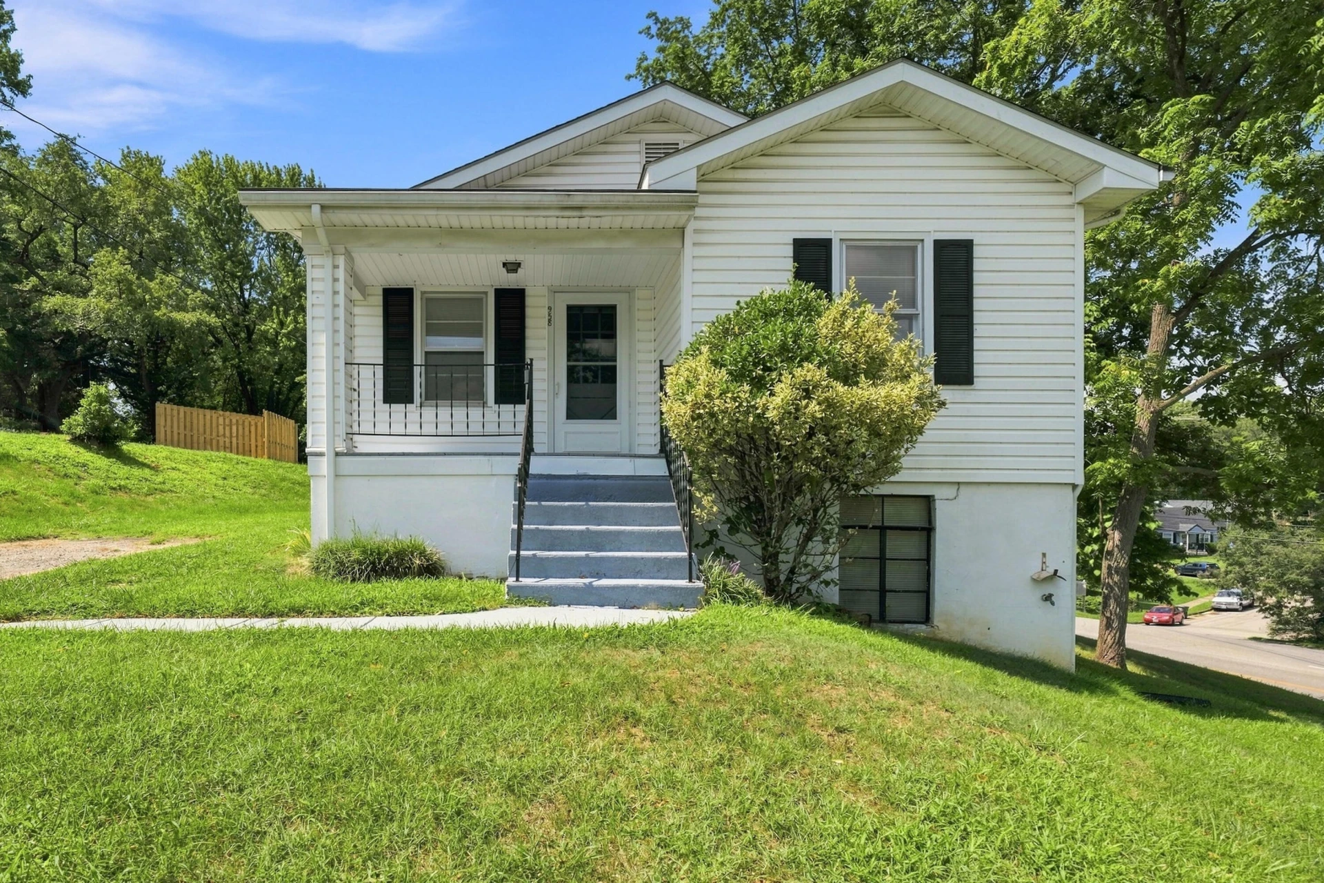 958 Palmer AVE