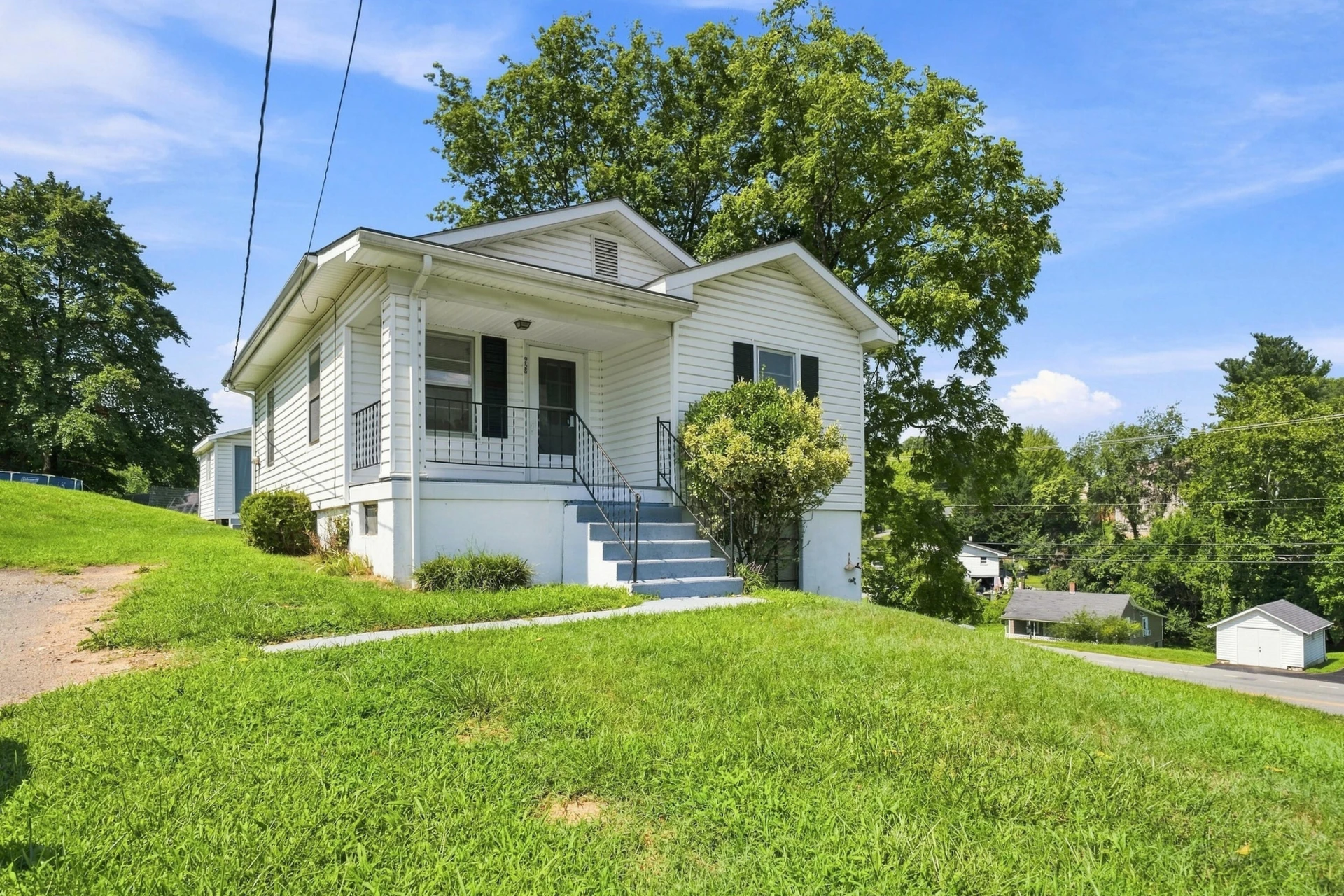 958 Palmer AVE - Photo 2
