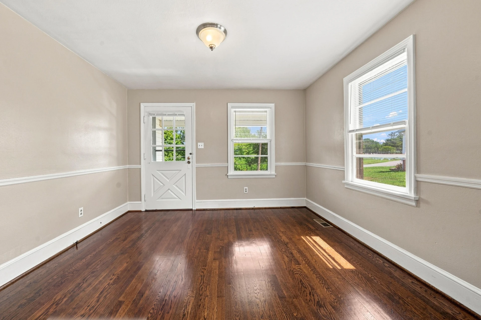 958 Palmer AVE - Photo 4