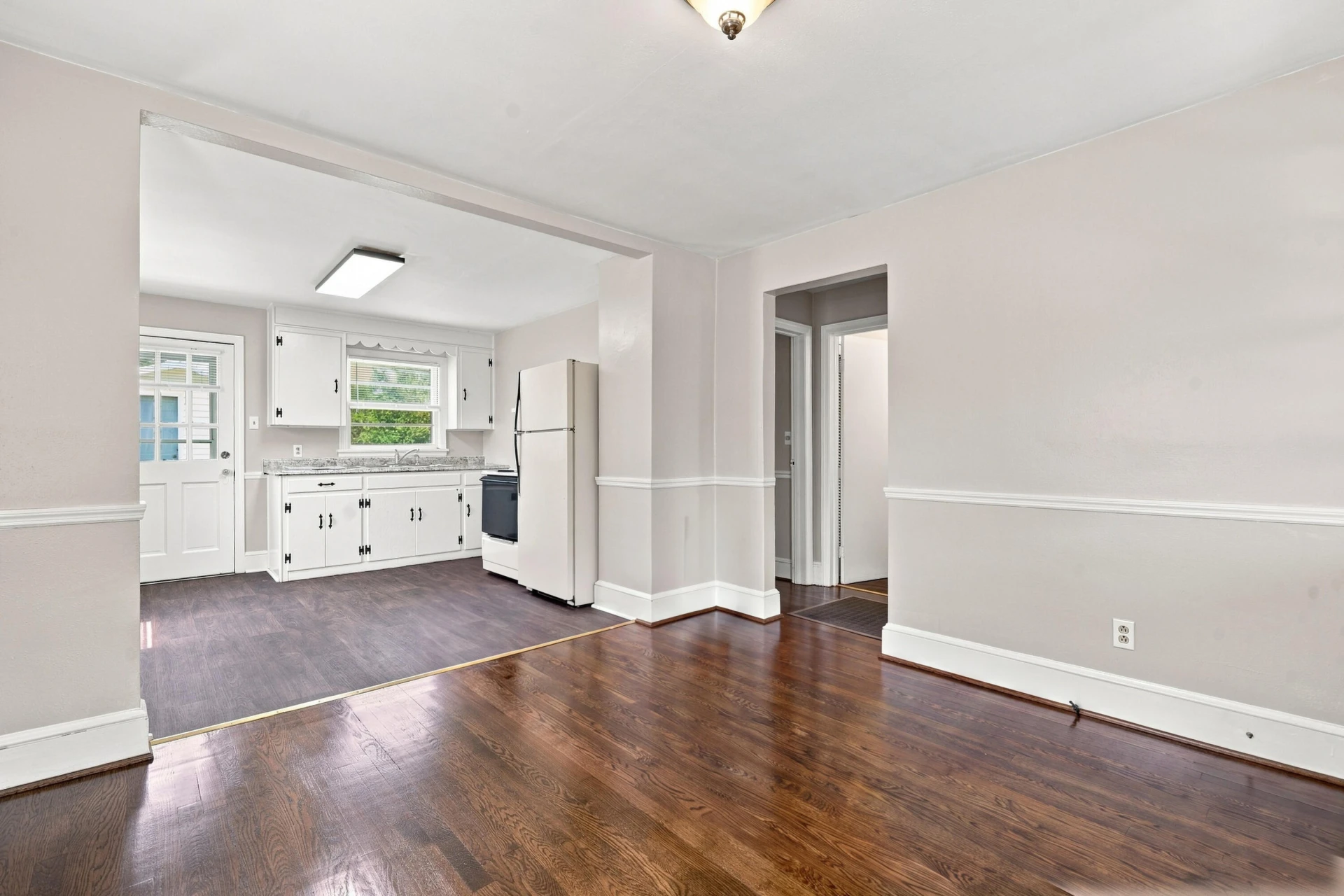 958 Palmer AVE - Photo 7