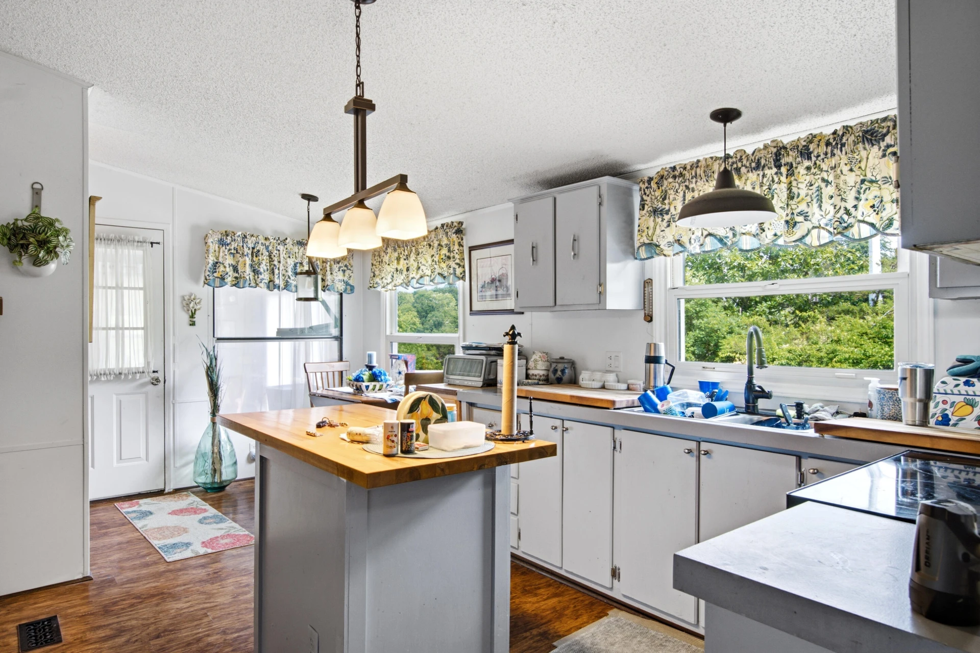 927 Hightop RD - Photo 12