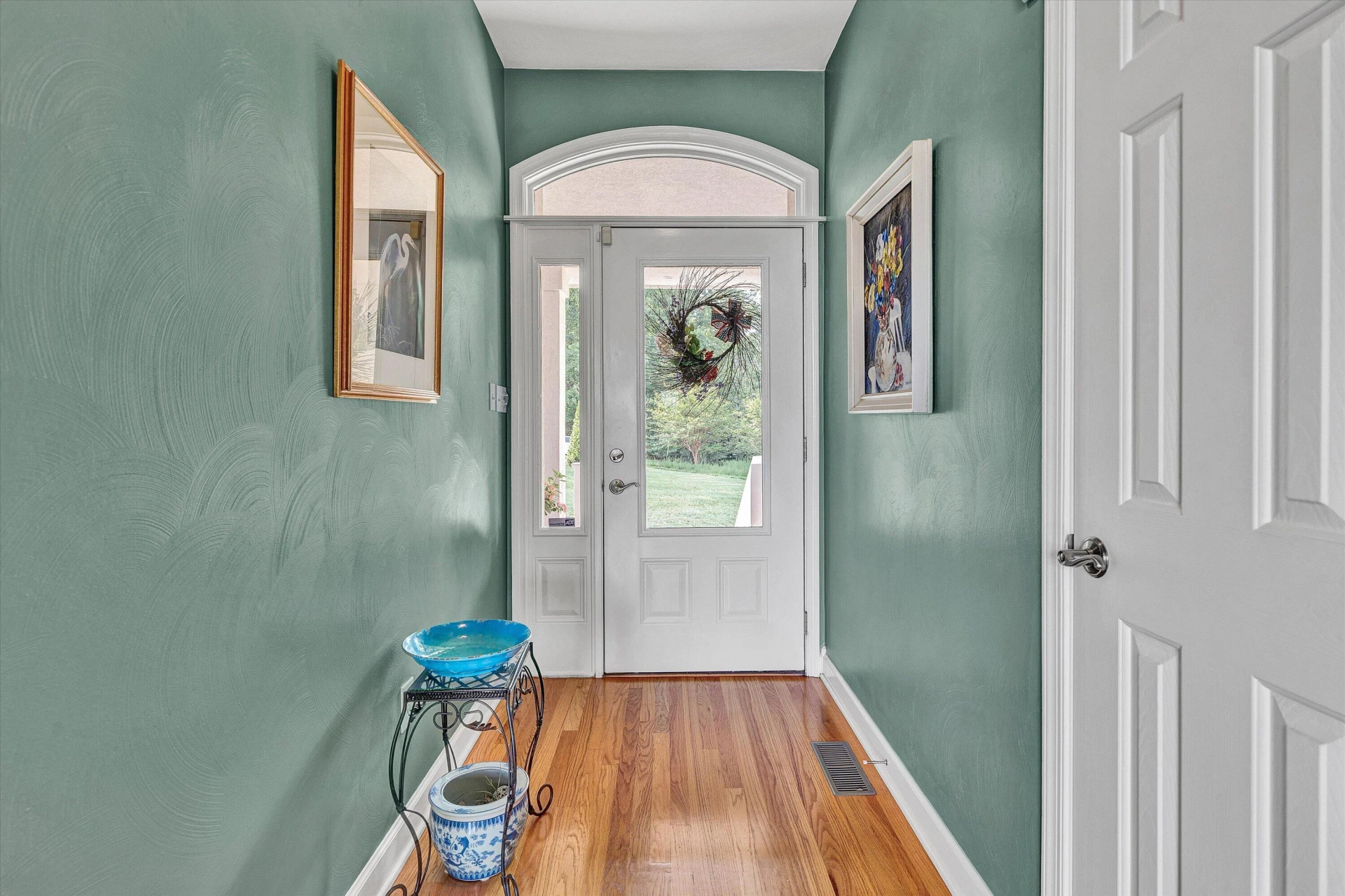 250 Village LN - Photo 7