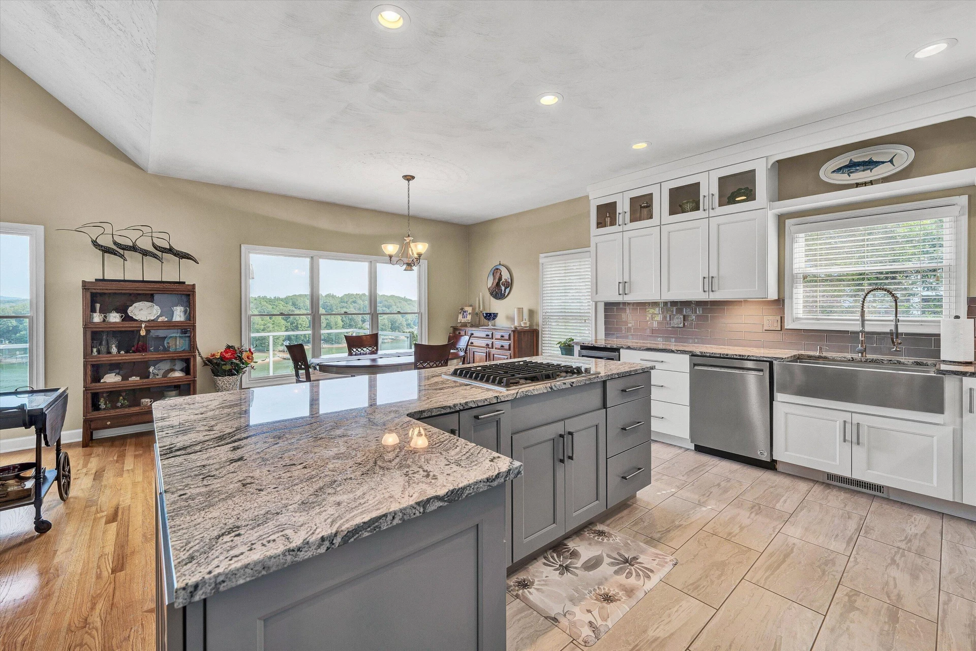 250 Village LN - Photo 16