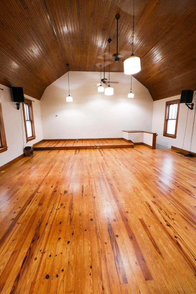 1010 Montrose AVE SE - Photo 3