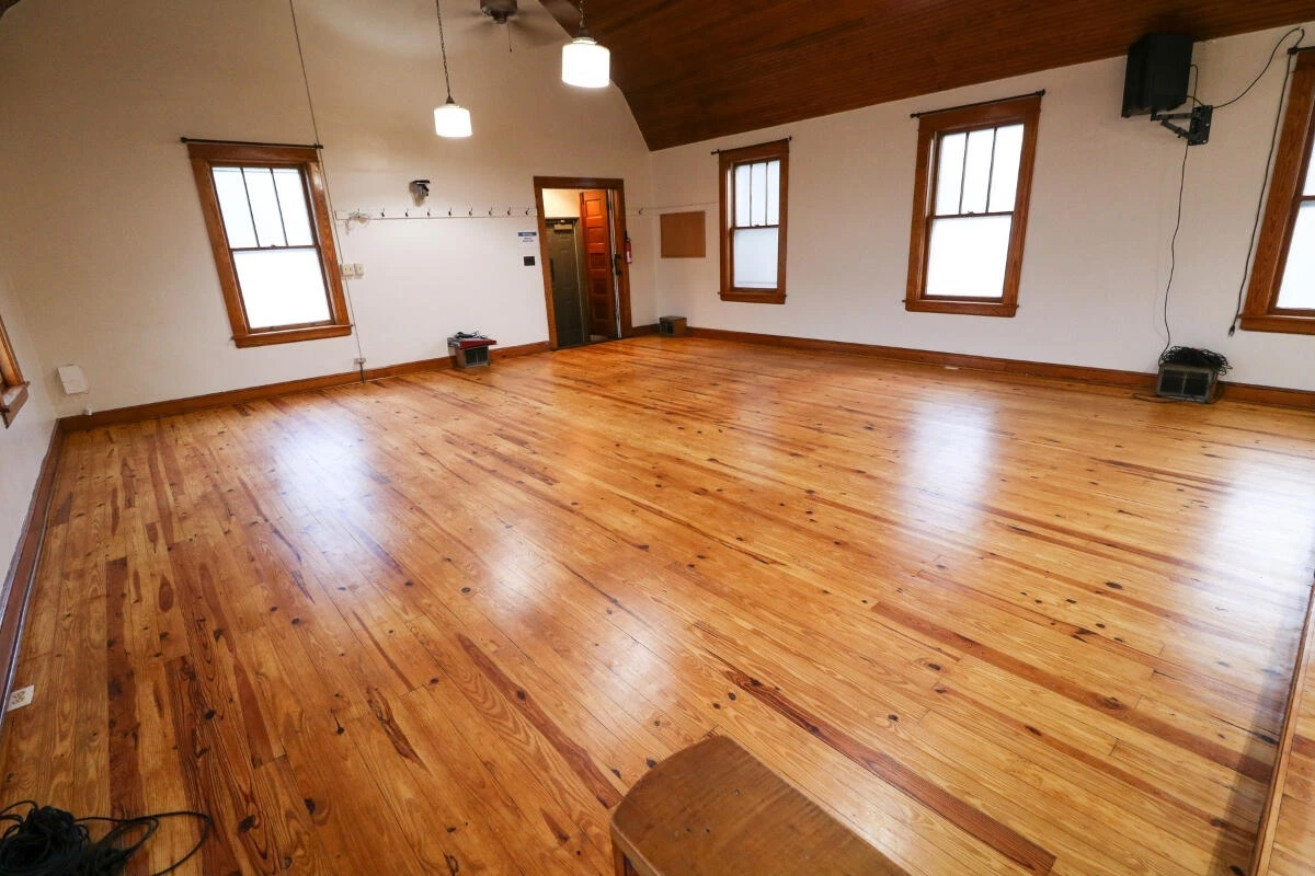 1010 Montrose AVE SE - Photo 6
