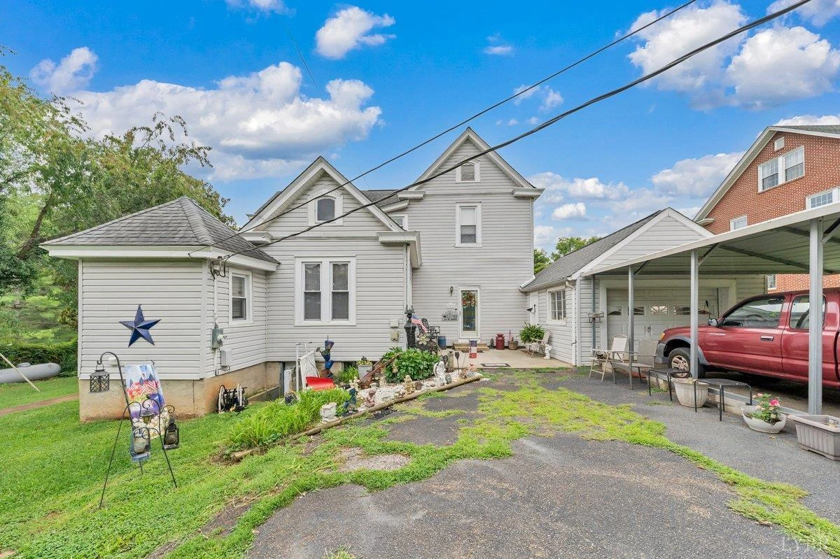901 Bedford AVE - Photo 6