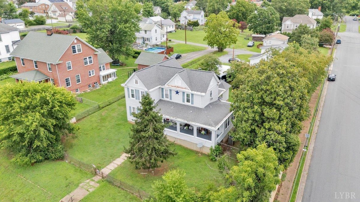 901 Bedford AVE - Photo 8