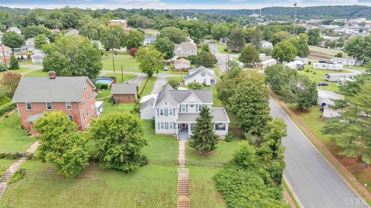 901 Bedford AVE - Photo 12