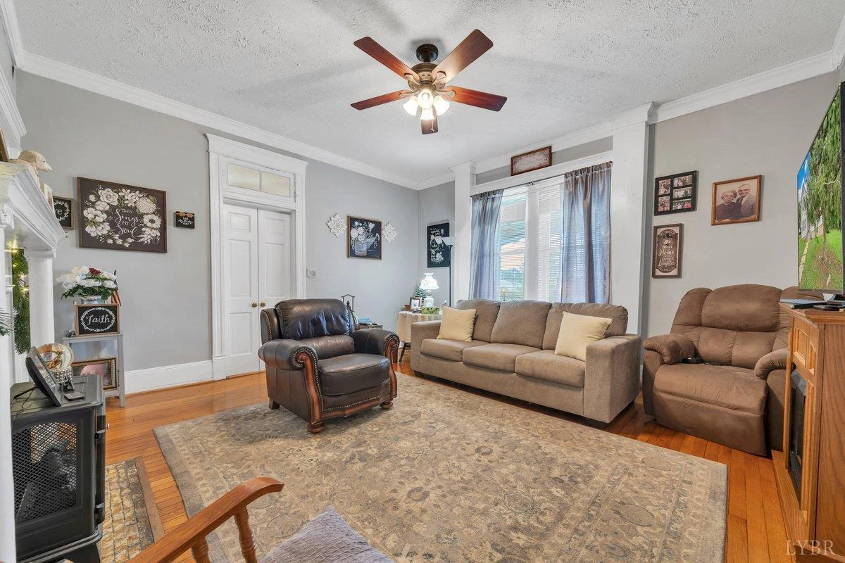 901 Bedford AVE - Photo 30