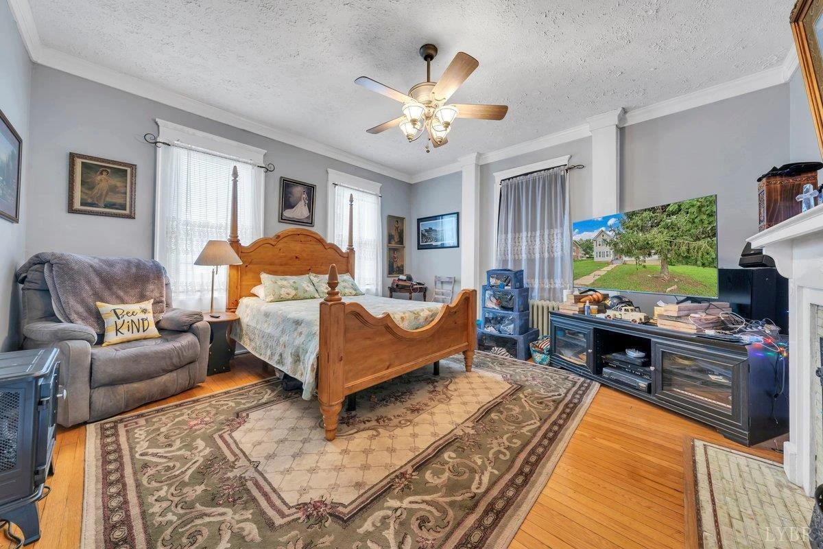 901 Bedford AVE - Photo 52
