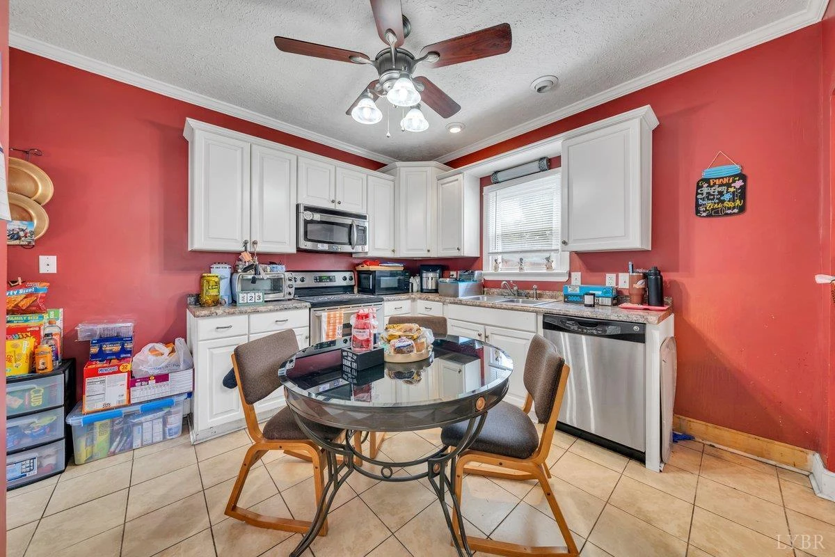 404 9th ST - Photo 11