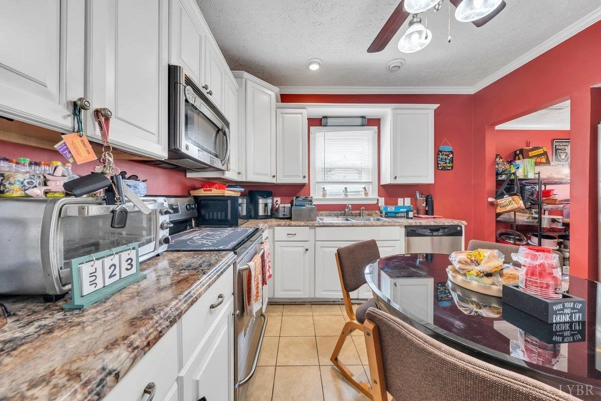 404 9th ST - Photo 12