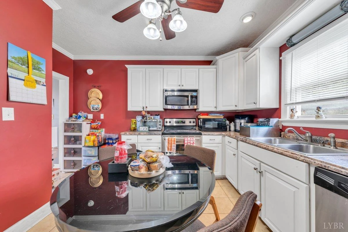 404 9th ST - Photo 13