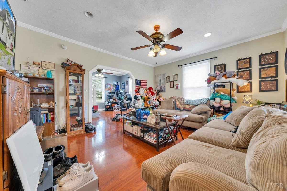 404 9th ST - Photo 16