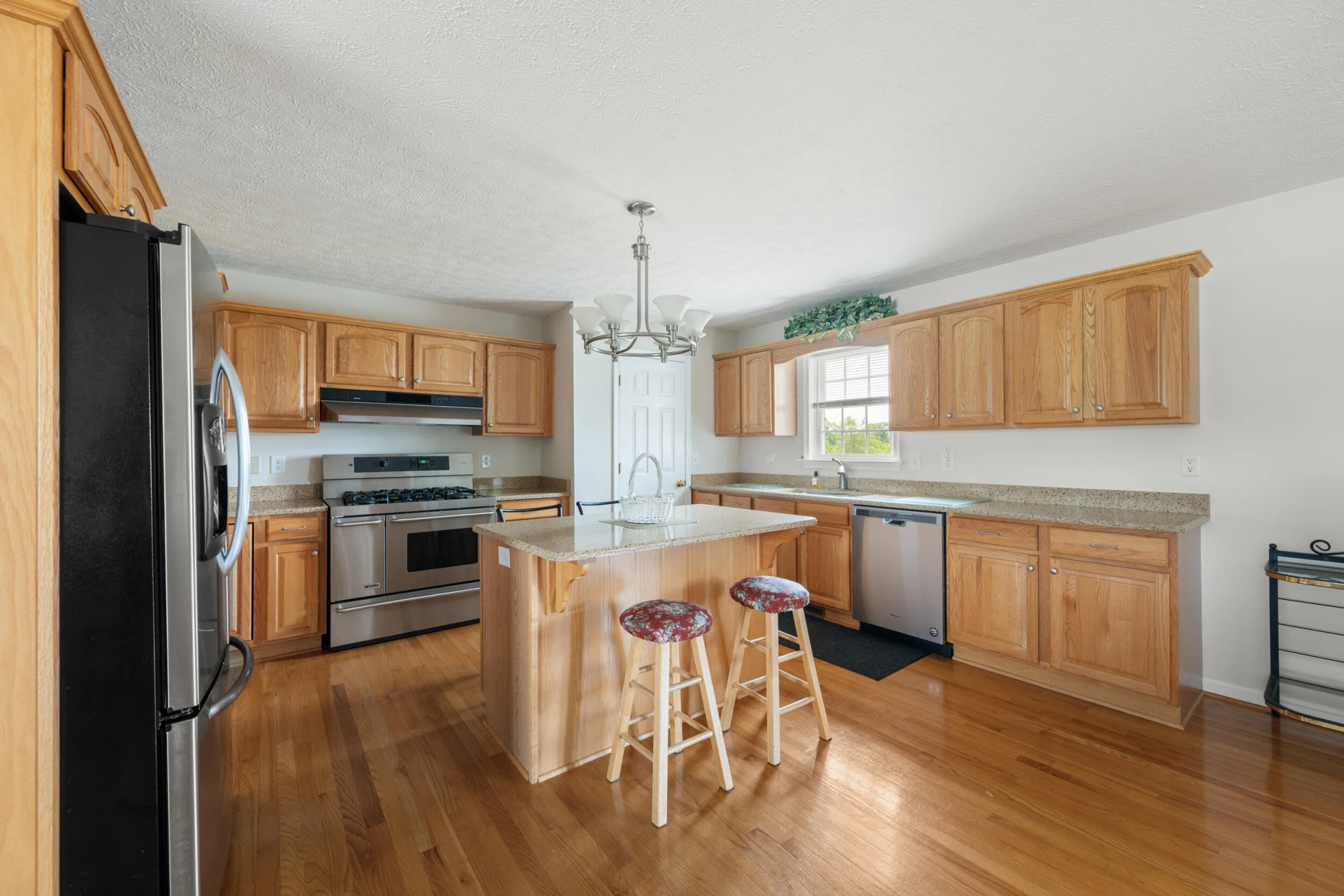 4755 Old Country RD - Photo 16