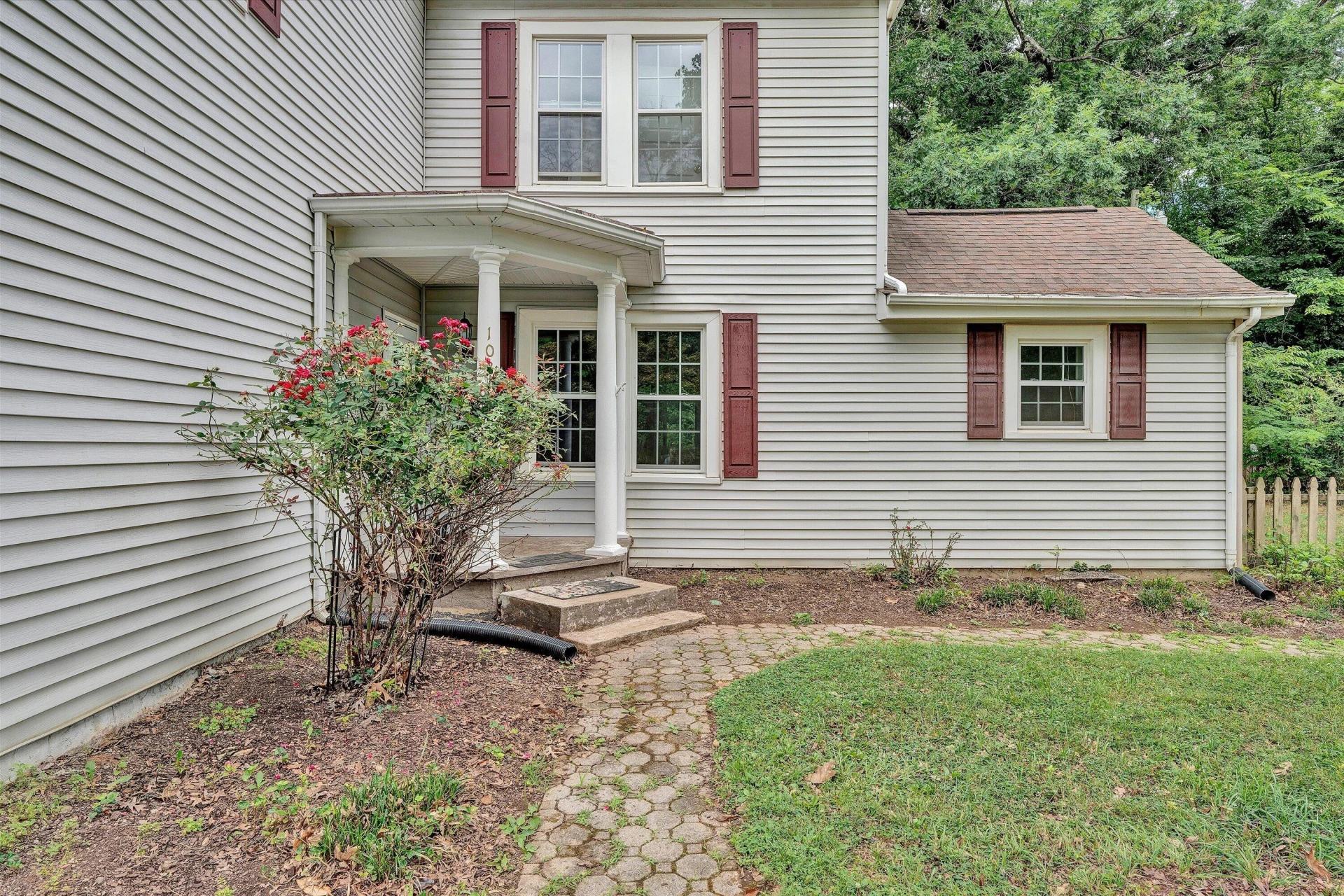 1036 Country Club DR NW - Photo 4