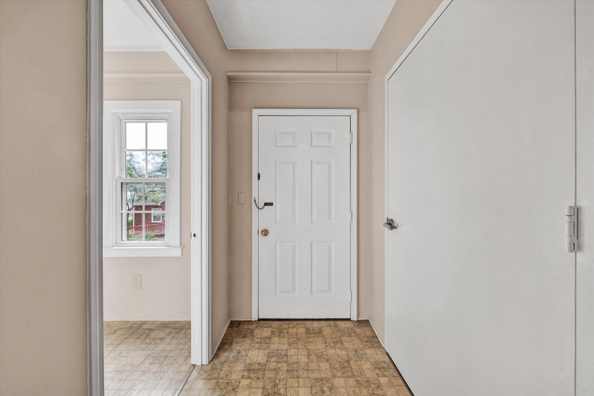 1036 Country Club DR NW - Photo 19