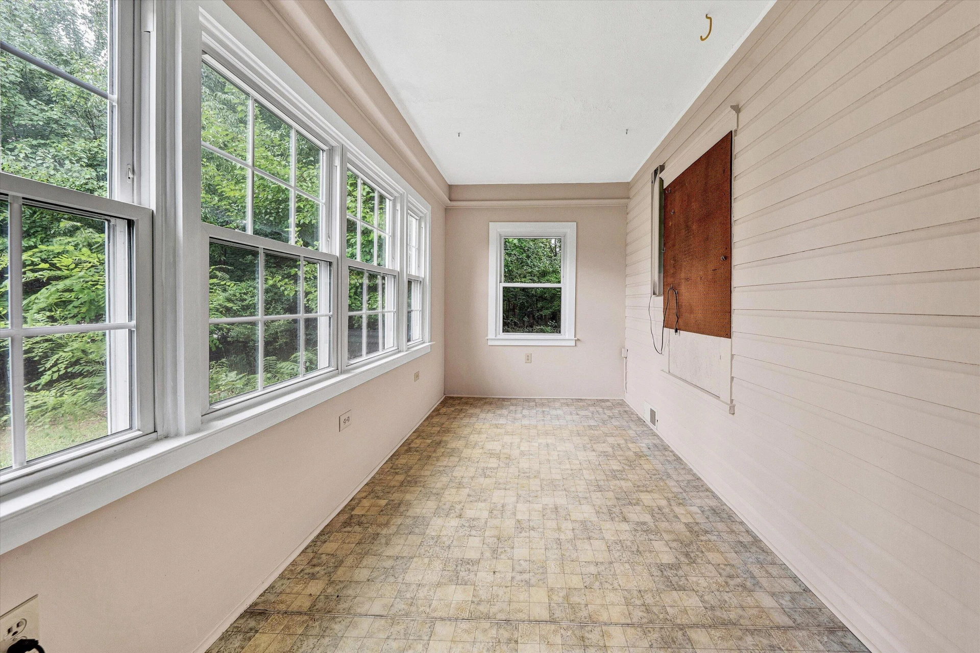 1036 Country Club DR NW - Photo 22