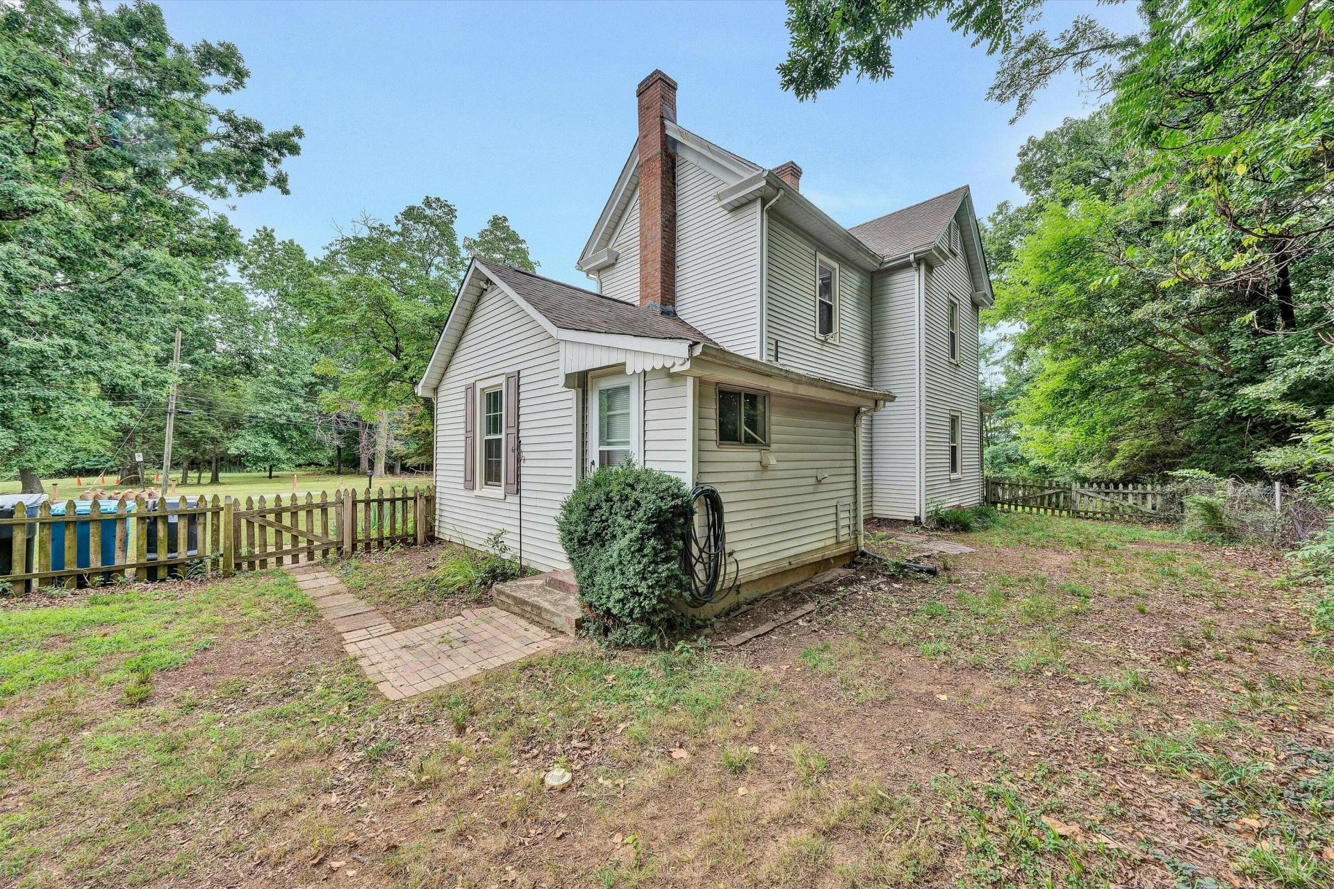 1036 Country Club DR NW - Photo 34