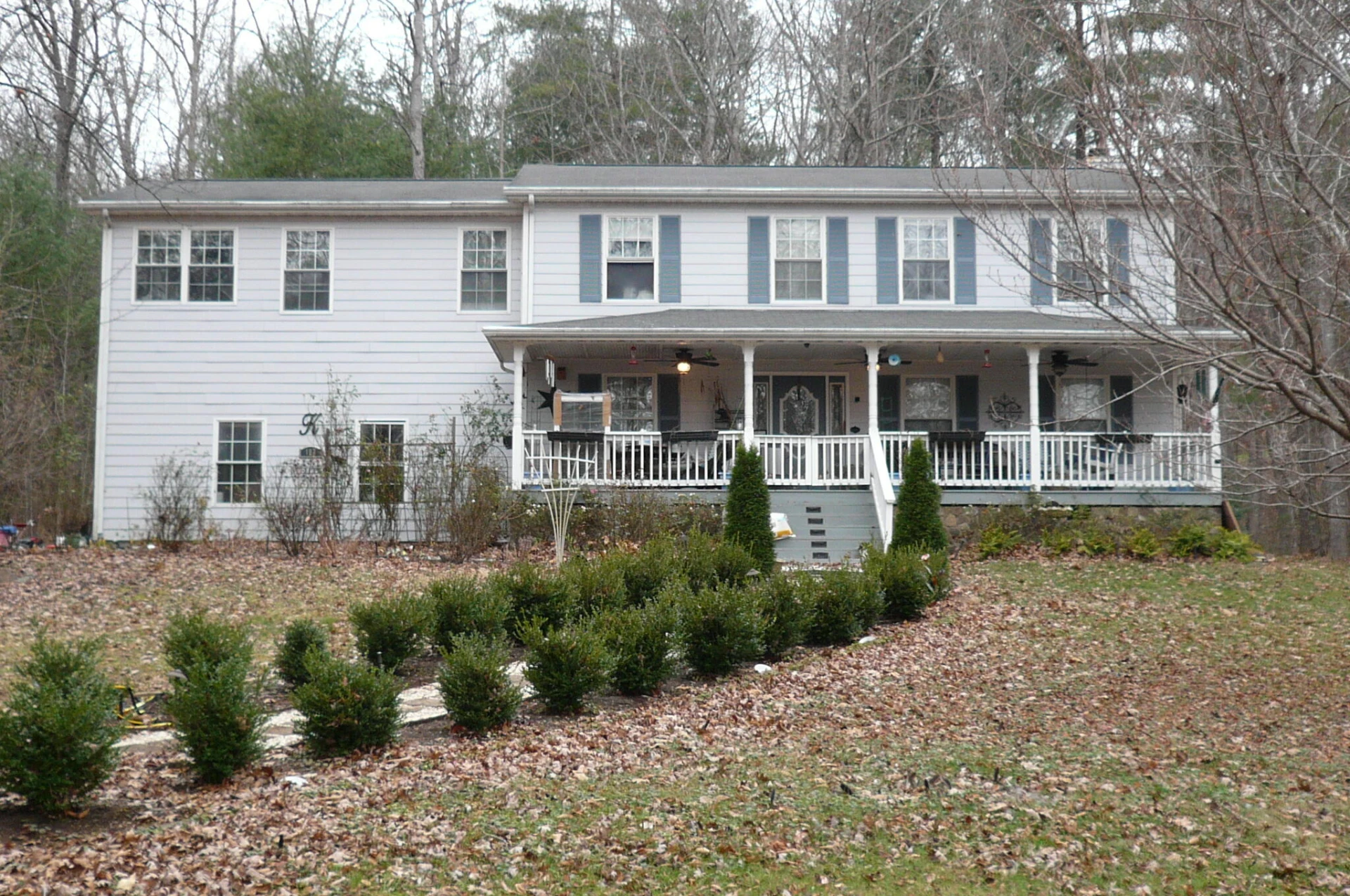 102 Hickory LN