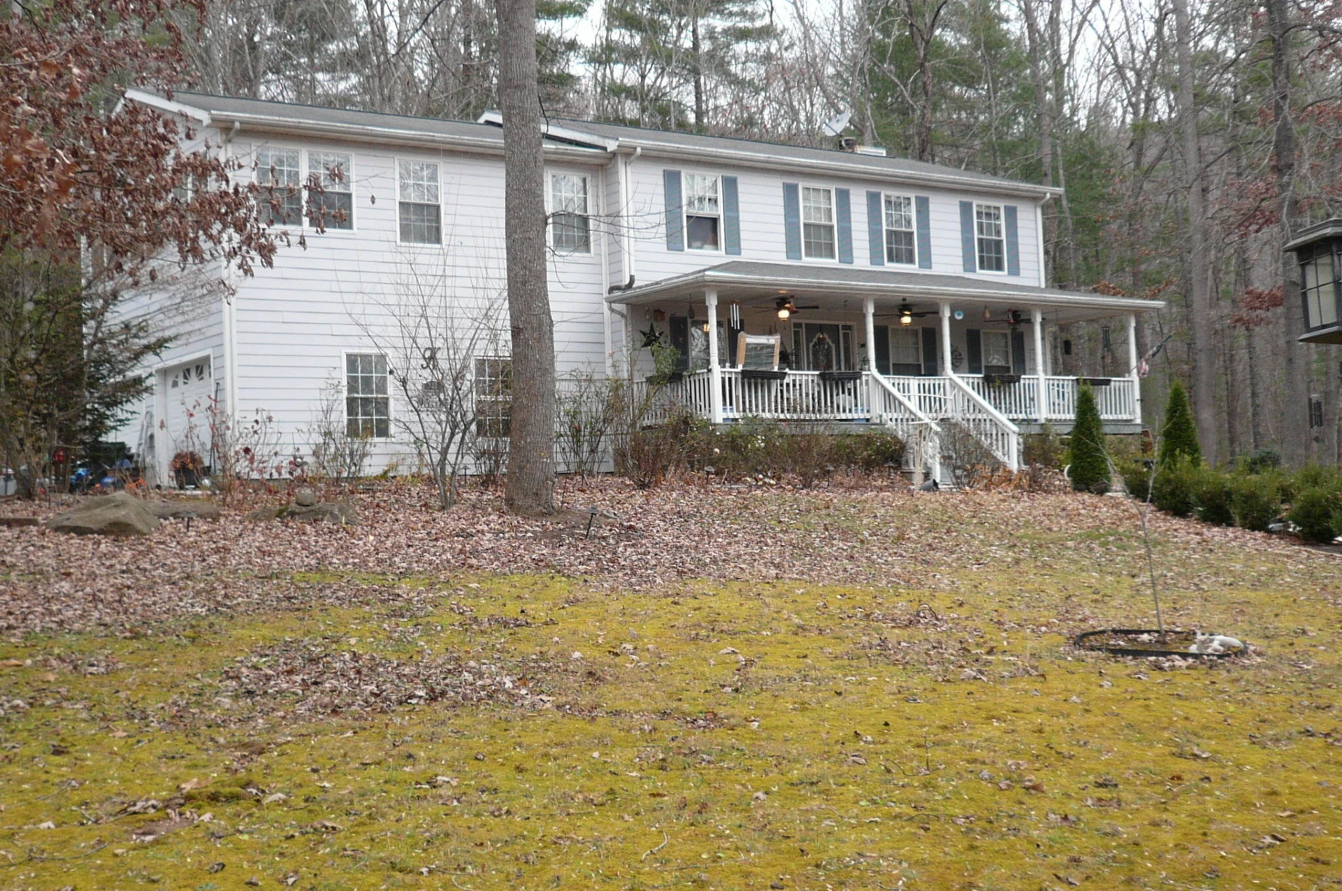 102 Hickory LN - Photo 2