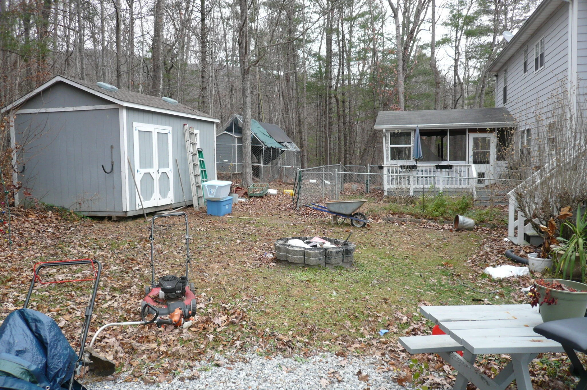 102 Hickory LN - Photo 8