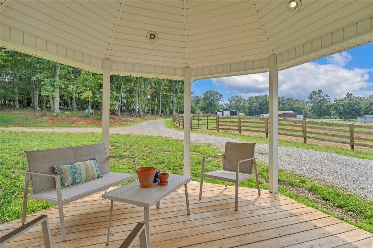 2154 Diamond Hill RD - Photo 2