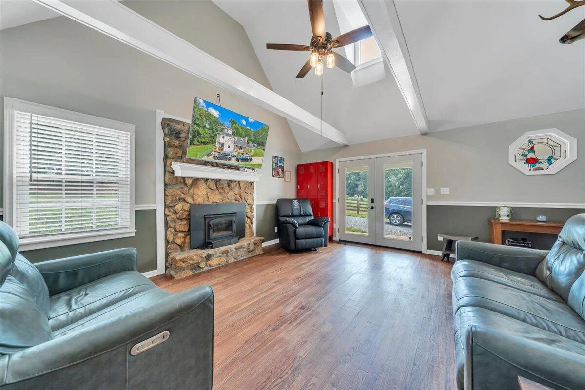 2154 Diamond Hill RD - Photo 8