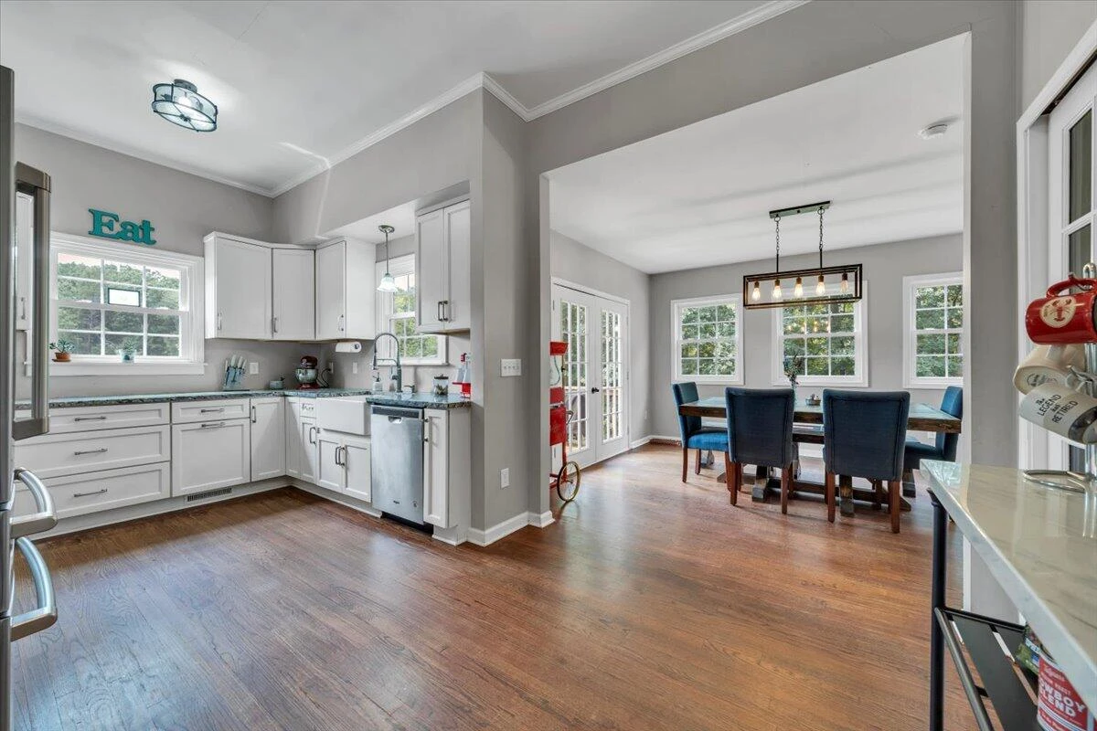 2154 Diamond Hill RD - Photo 10
