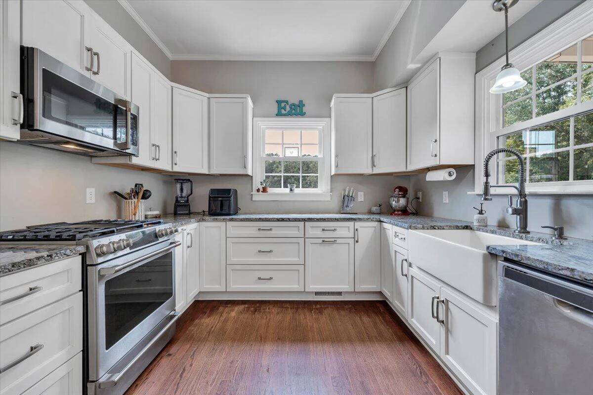 2154 Diamond Hill RD - Photo 11