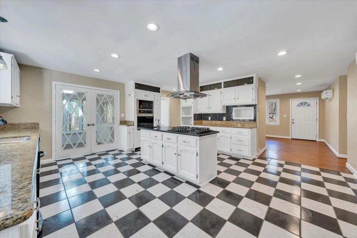 1065 Cain DR - Photo 10