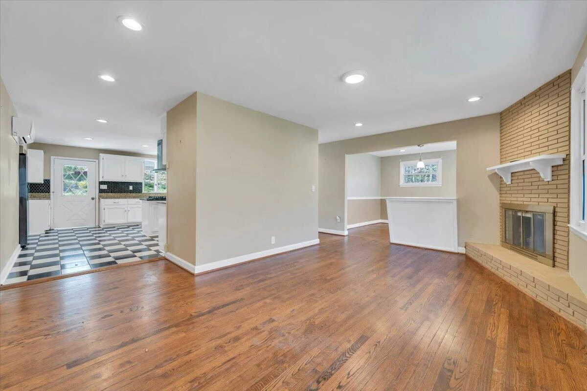 1065 Cain DR - Photo 16