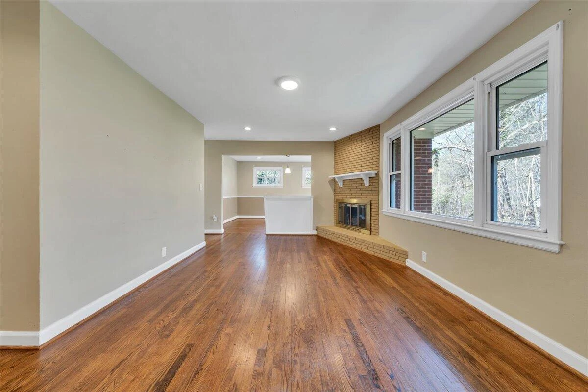 1065 Cain DR - Photo 17