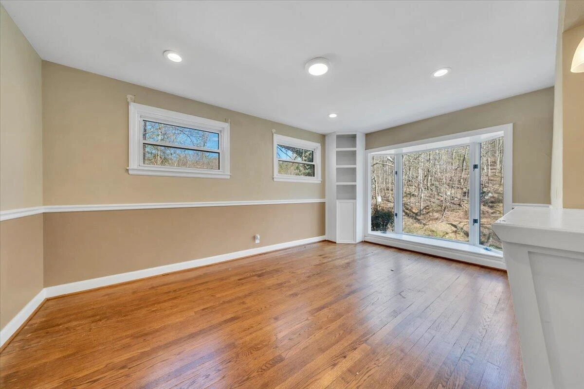 1065 Cain DR - Photo 21