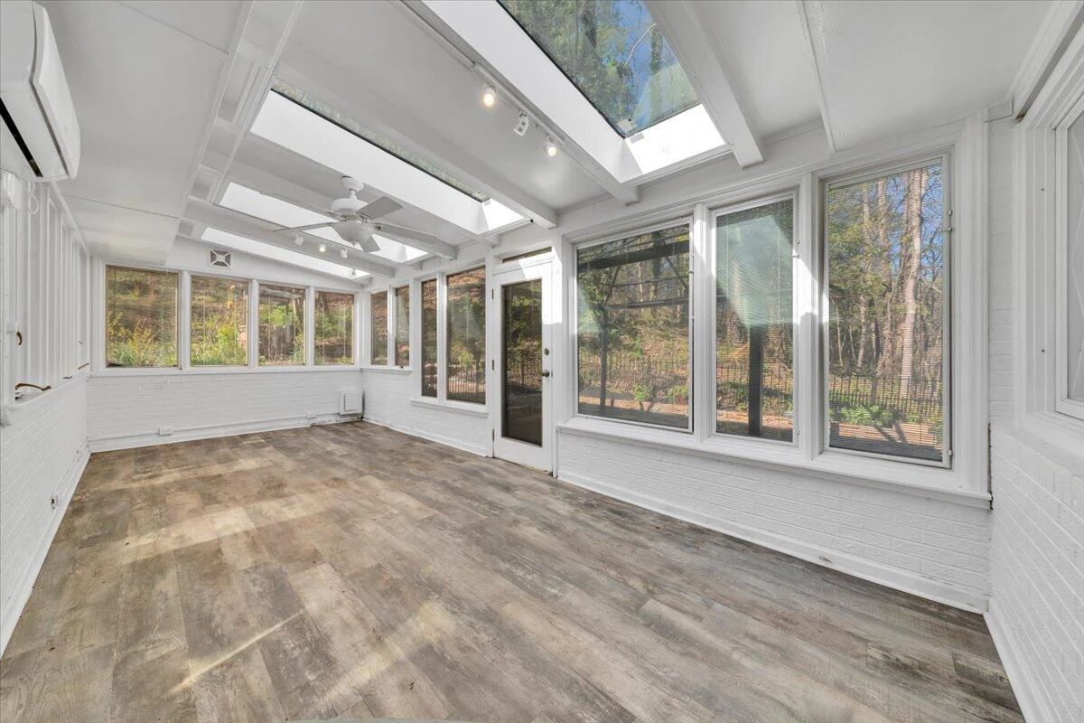 1065 Cain DR - Photo 24