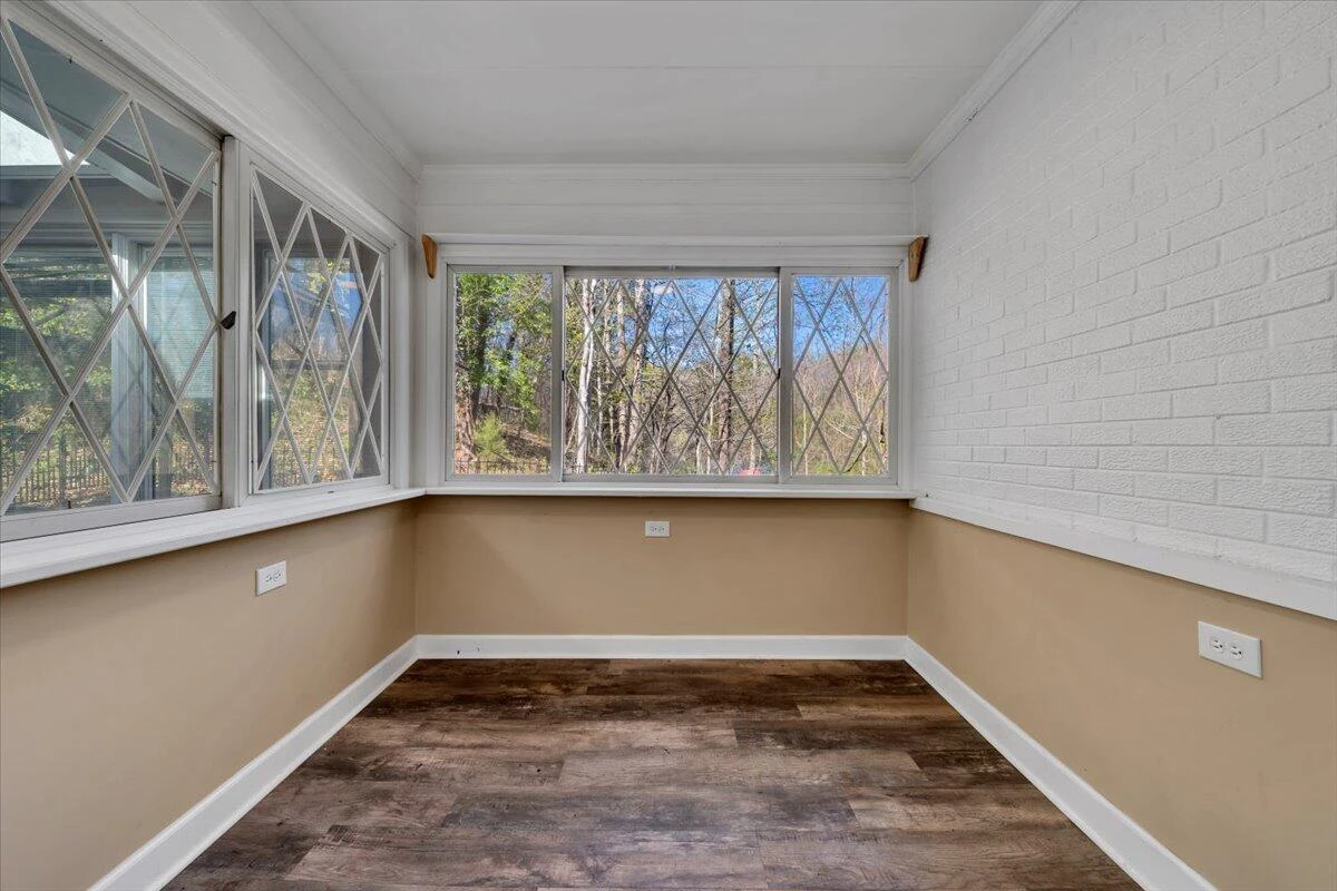 1065 Cain DR - Photo 30