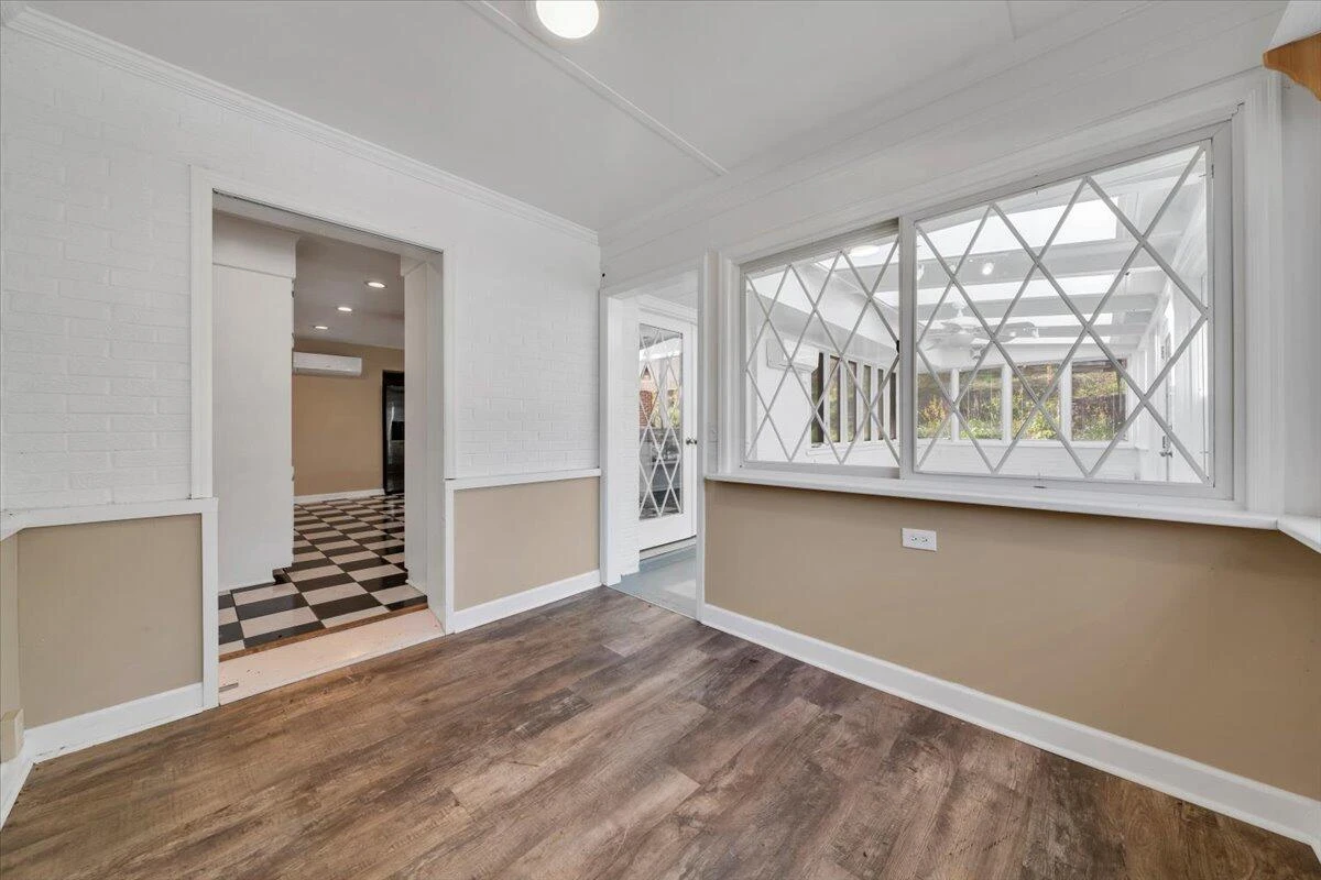 1065 Cain DR - Photo 32