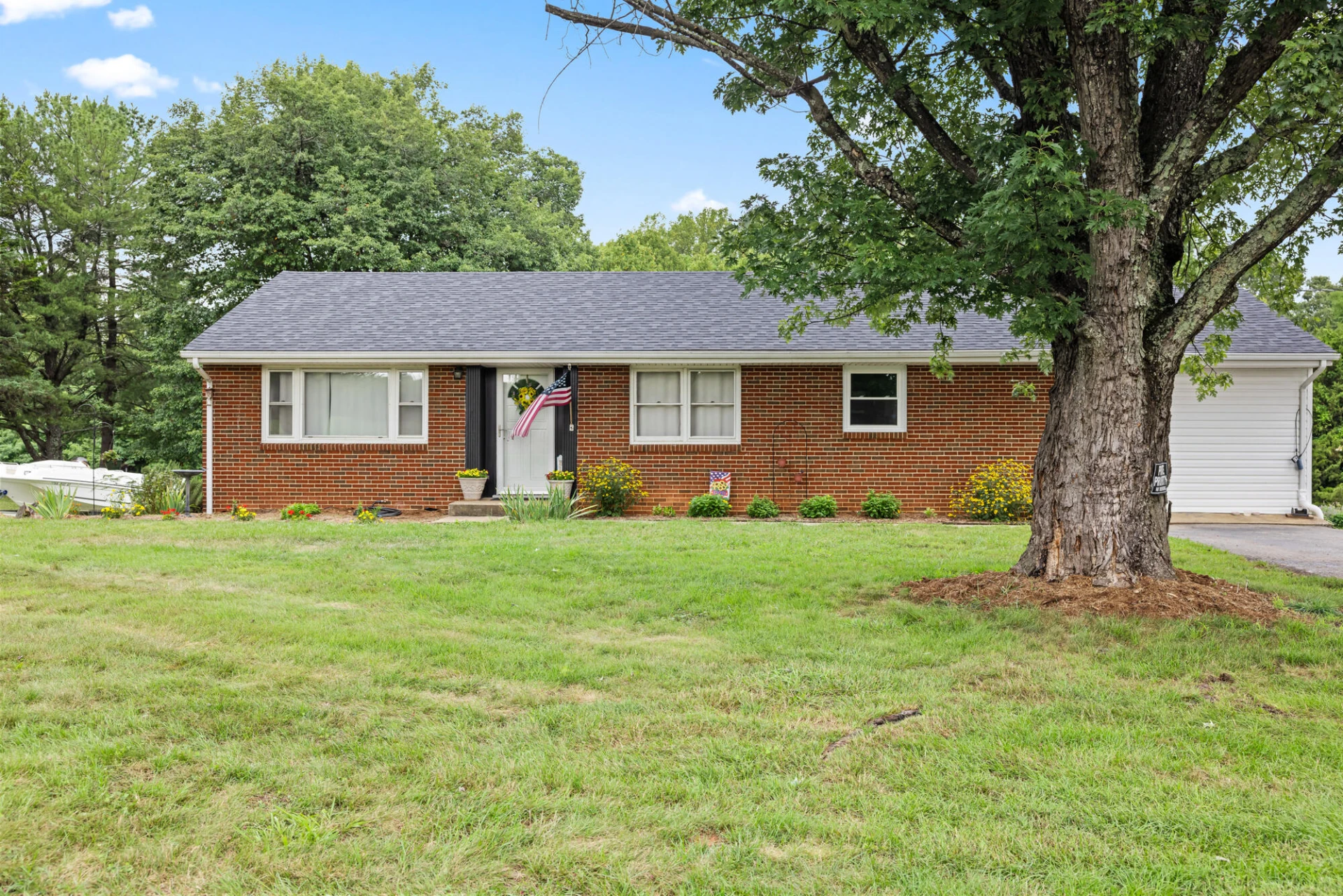 934 Burks Hill RD - Photo 4