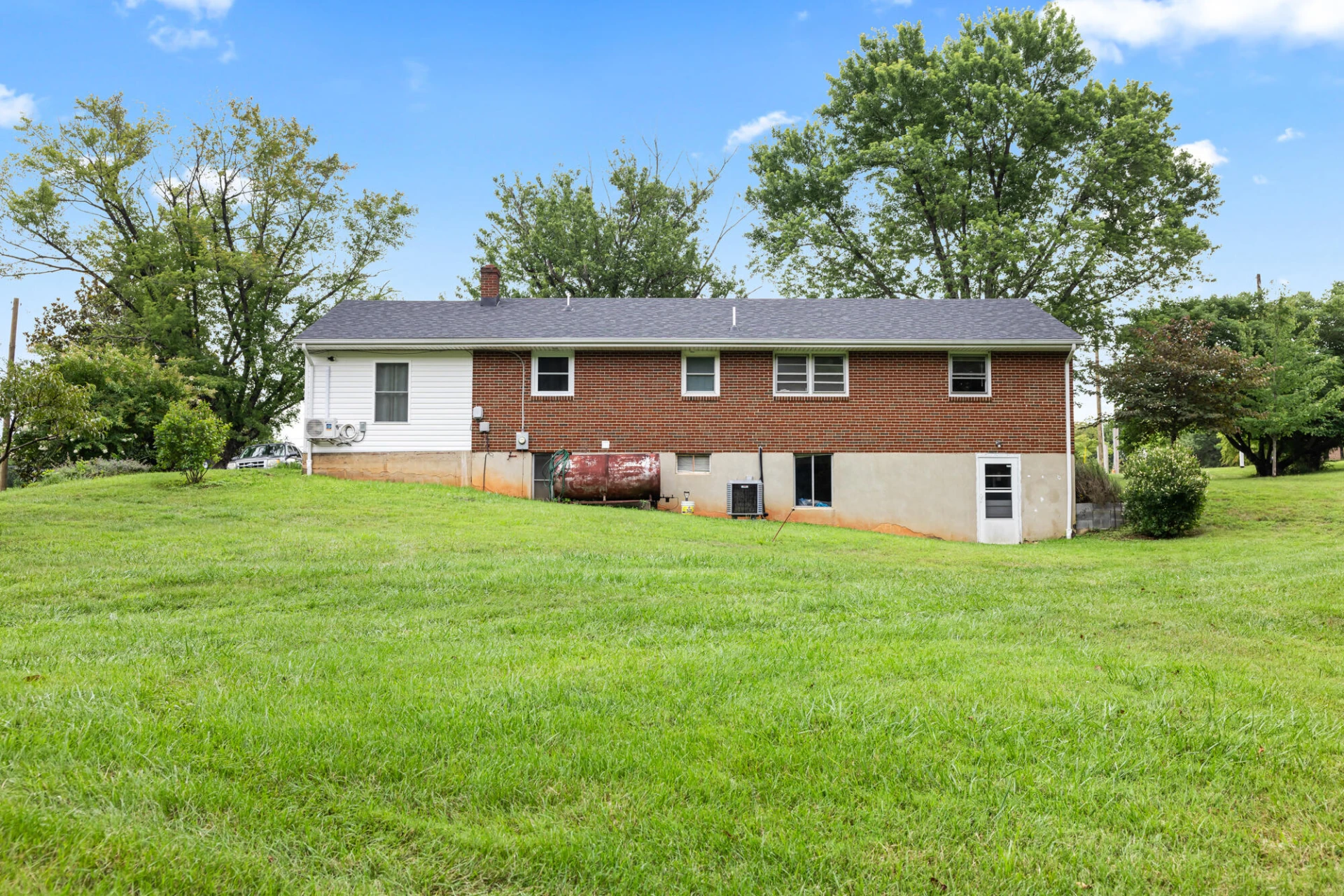 934 Burks Hill RD - Photo 38