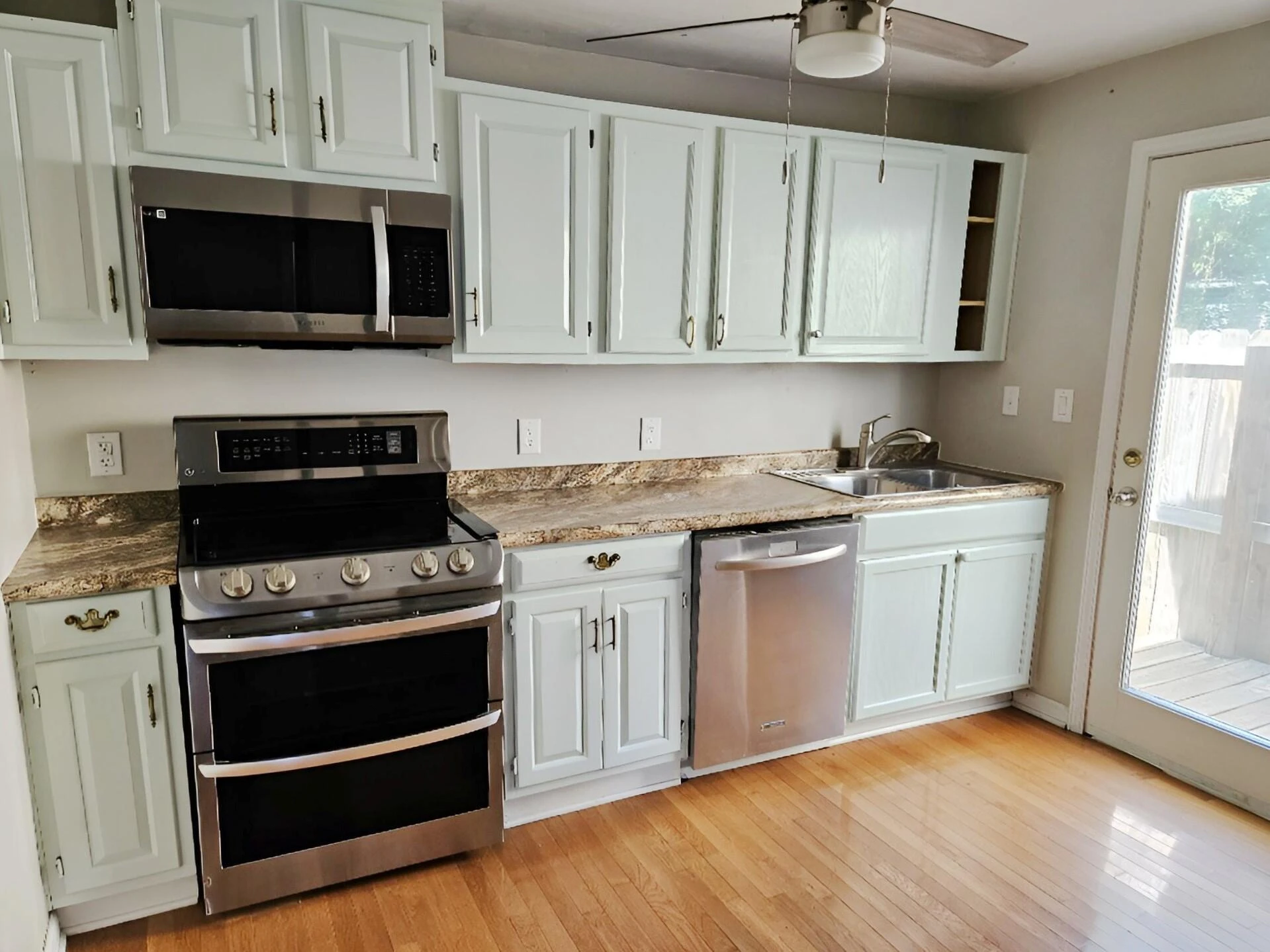 1116 Fairfax AVE NW - Photo 3