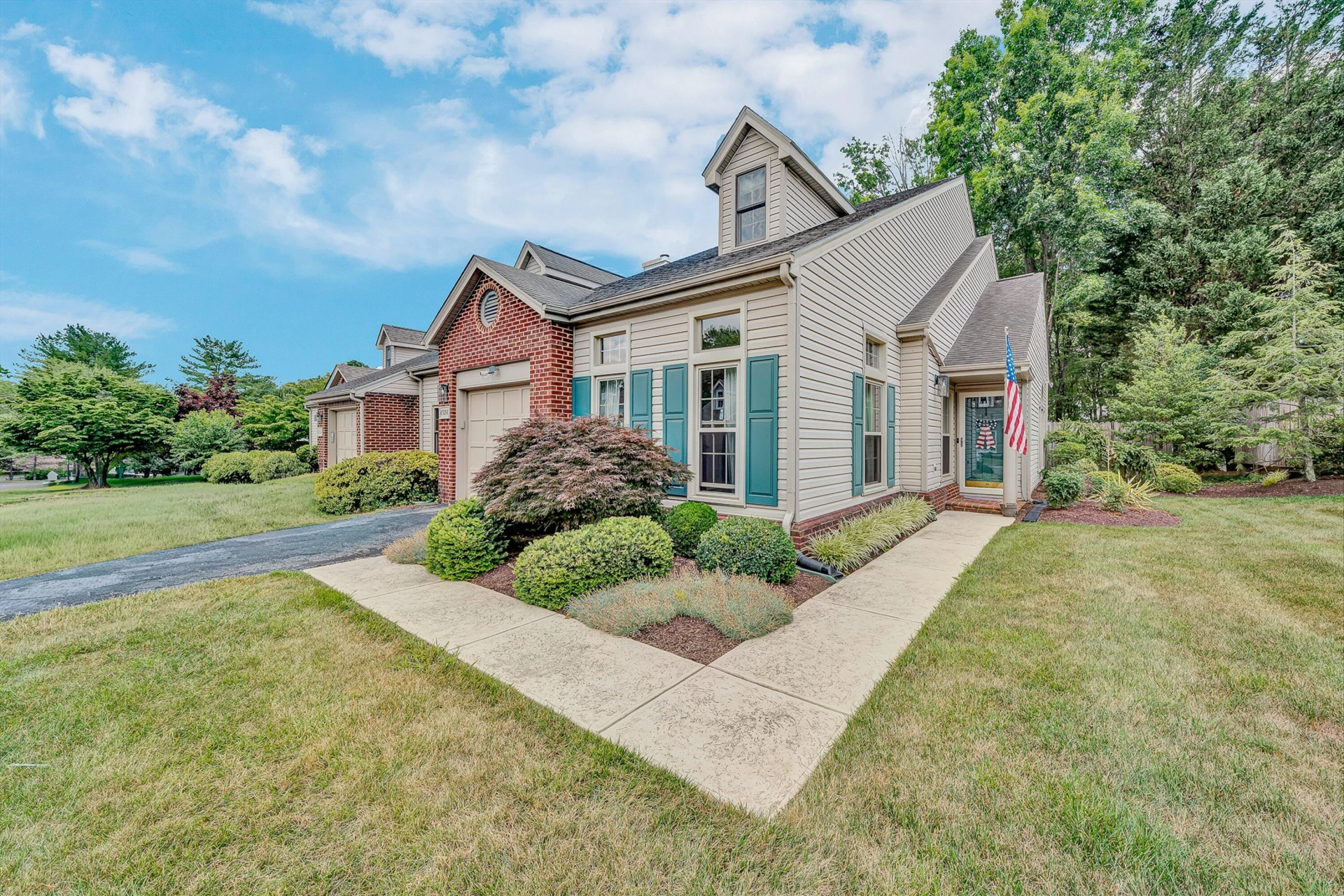 4724 Barclay SQ SW - Photo 2