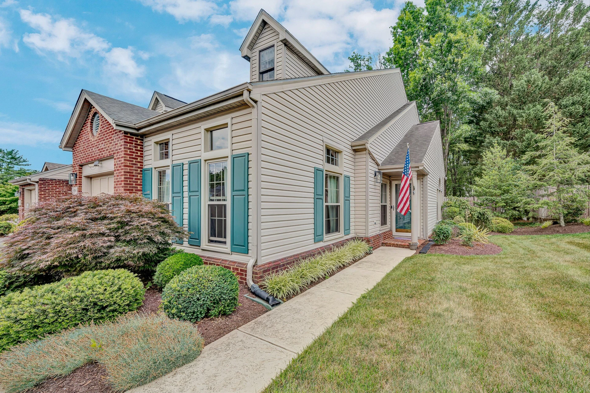 4724 Barclay SQ SW - Photo 3