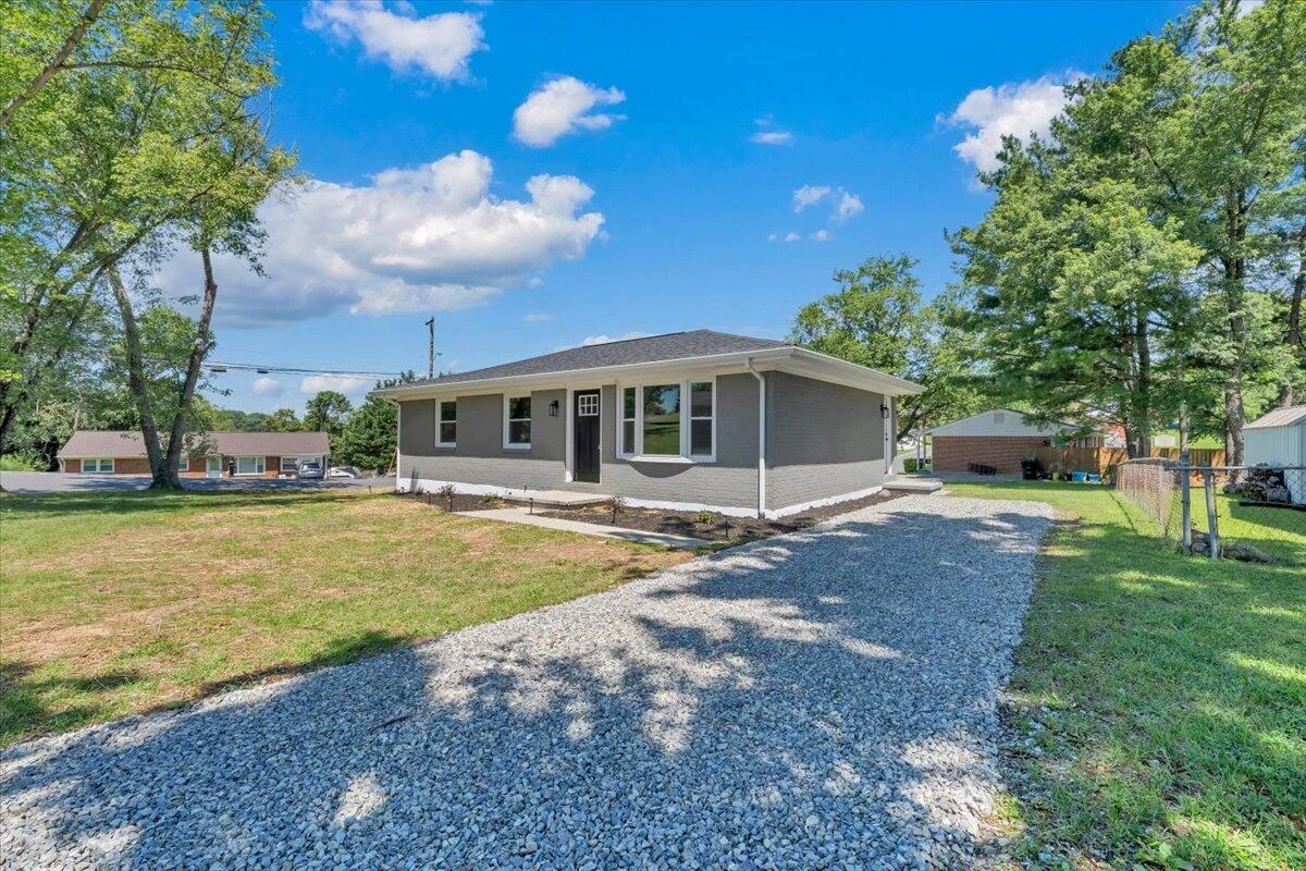 1006 Maywood DR - Photo 5